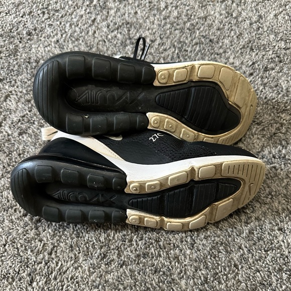 Nike Air Max 270 - Picture 3 of 5